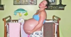 Έγκυος περιμένει Δίδυμα αλλά η Κοιλιά της Δεν σταματάει να Μεγαλώνει. Ούτε ο Γυναικολόγος της δεν Φανταζόταν ΚΑΤΙ τέτοιο…
